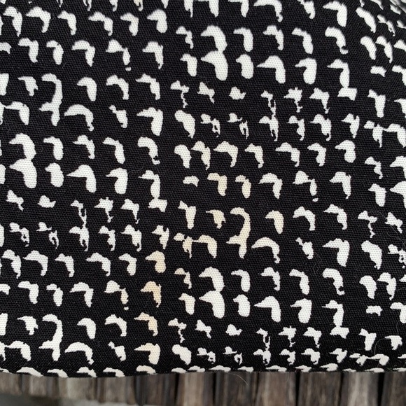 VINCE Camuto Rich Black/White Print Pull-On Ankle Pants - Picture 11 of 16